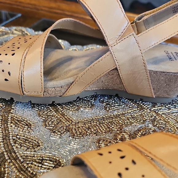 Earth Origins Tan Sandals - Picture 10 of 11